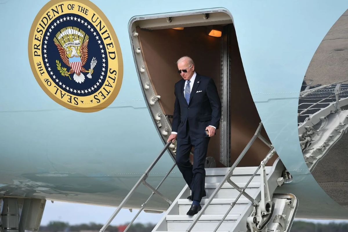 President Joe Biden Arrives in UK to Meet Sunak, King Charles amid Ukraine Concerns