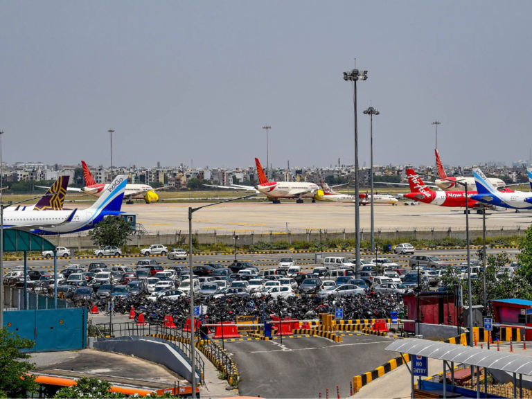 delhi-airport-2024-04-dbb27a60b51399bff631c6a43673bc39