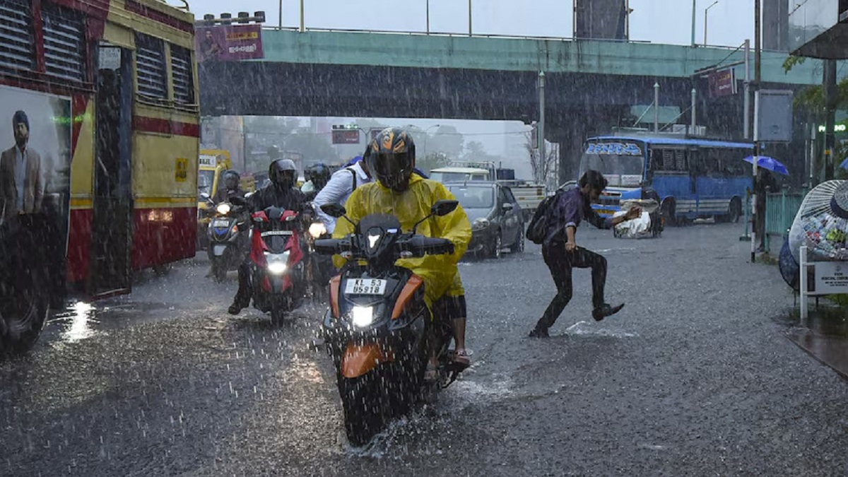 Kerala Weather: Red Alert Issued for Heavy Rainfall in Thrissur, Malappuram, Kozhikode