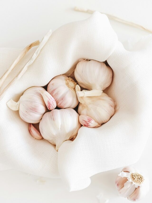 Shocking Health Benefits of Eating Raw Garlic