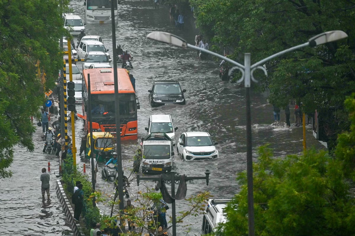 Heavy Downpour in Delhi Claims 11