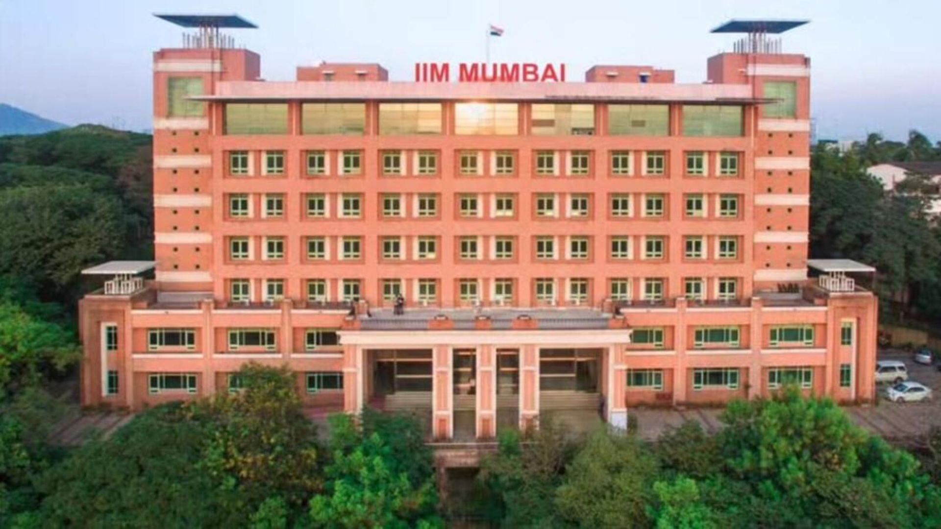 IIM Mumbai's Sustainability MBA Sees Record-Breaking Demand With Over 2 Lakh Applicants