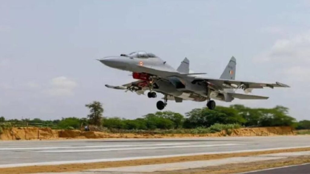 IAF Conducts Landmark ‘Land and Go’ Drill on Ganga Expressway in Uttar Pradesh