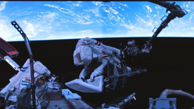 Chinese Astronauts Complete Second Spacewalk of Shenzhou-20 Mission