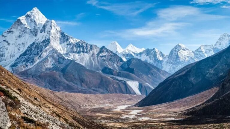 Gangotri Glacier Losing Snowmelt Flow Due to Climate Change Study