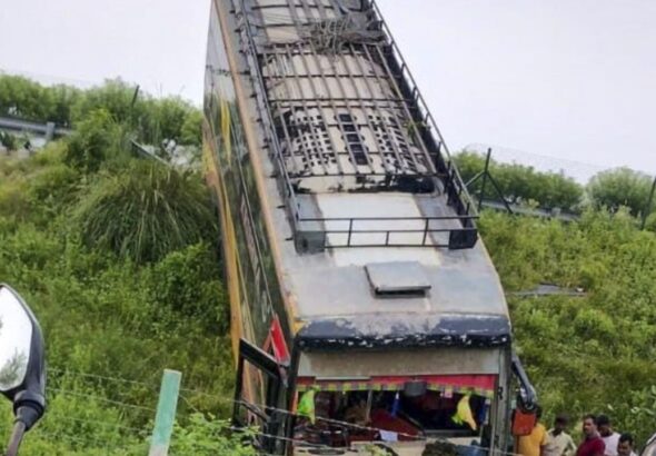 One Dead, 39 Injured as Pilgrims’ Bus Falls into Gorge in Samba