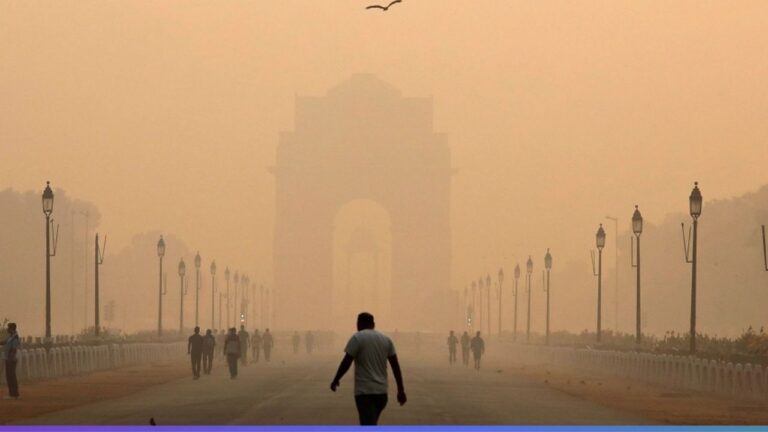 Toxic smog chokes Delhi-NCR